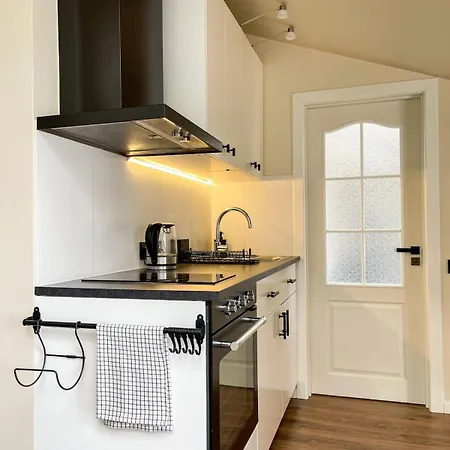 Sunny 1bd Old Town Appartement *