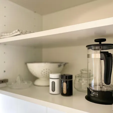 Sunny 1bd Old Town *